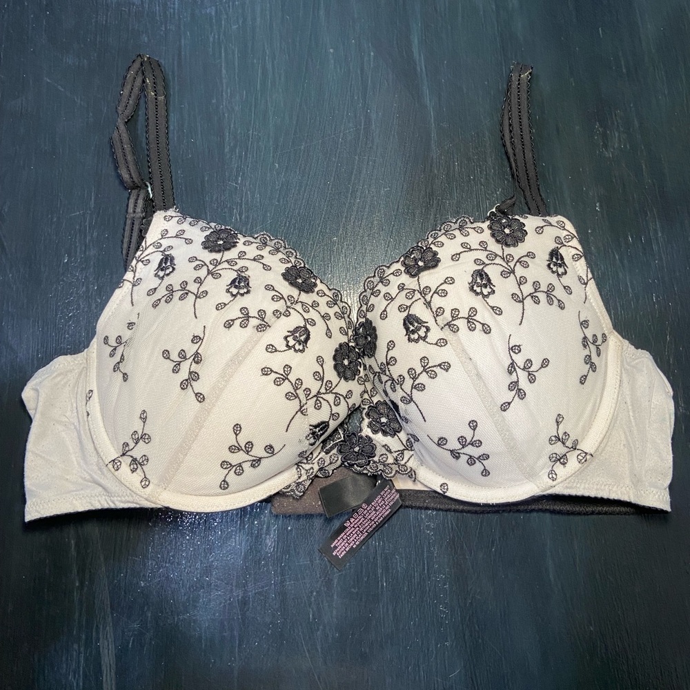 Black and White lace Victoria’s Secret bra